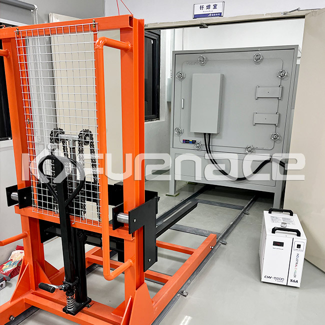 Large atmosphere brazing furnace