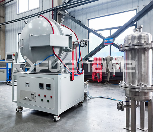 Vacuum heat treatment furnace